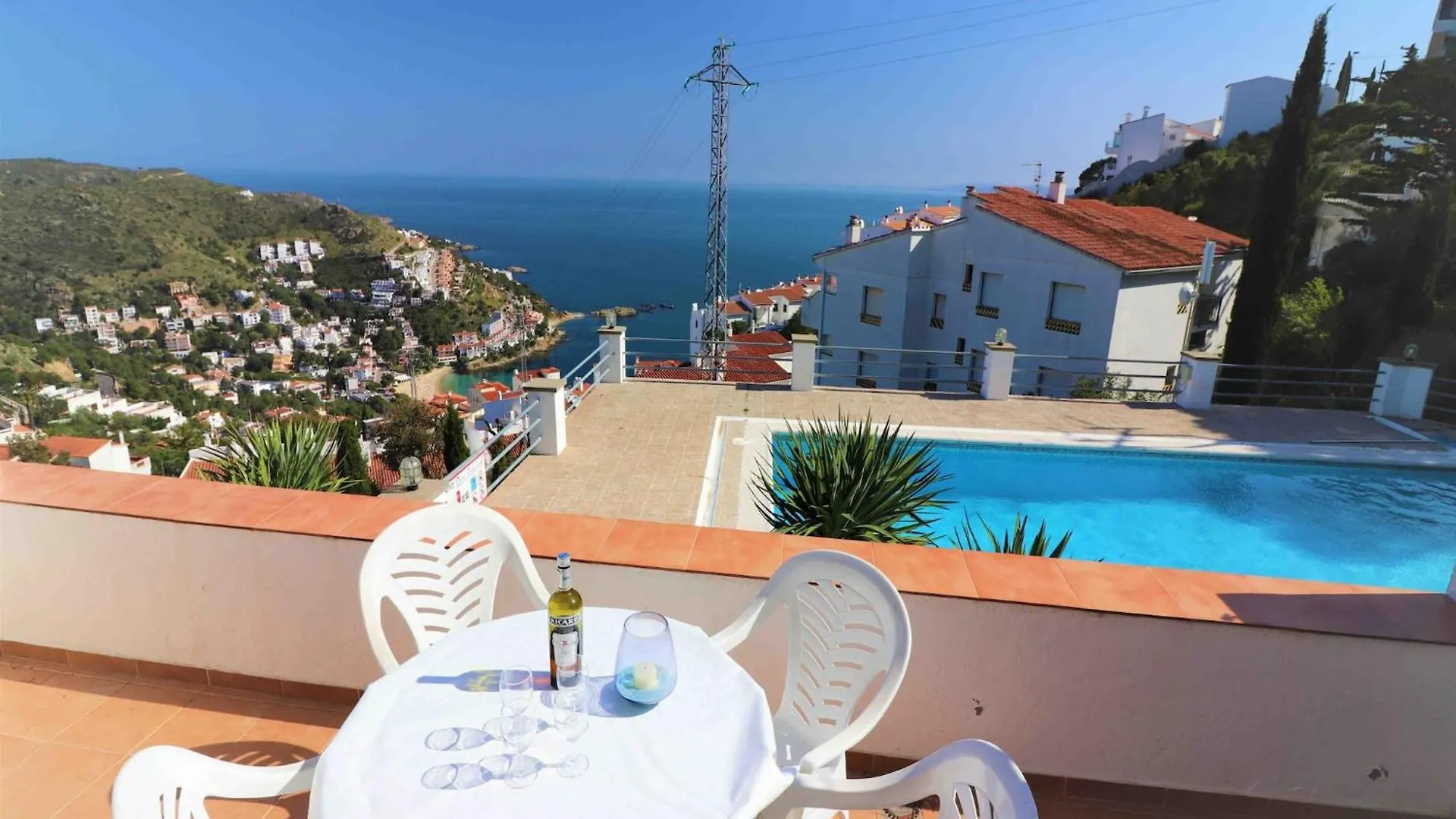 Apartment In Nature روساس 0*,  إسبانيا