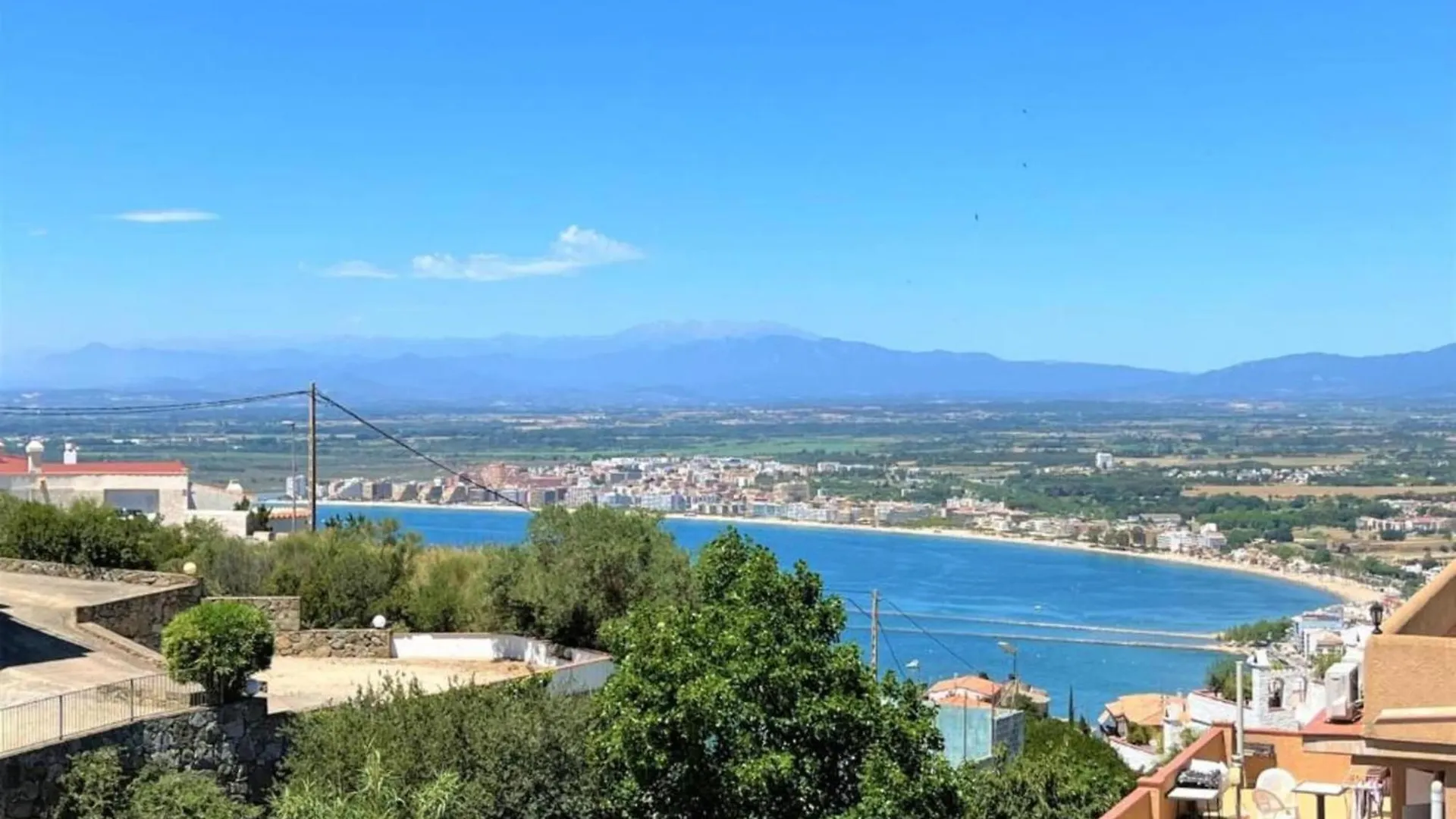 Apartment In Nature روساس